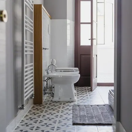 Hortis Rooms, Eleganza E Stile In Centro A Guest house Trieste