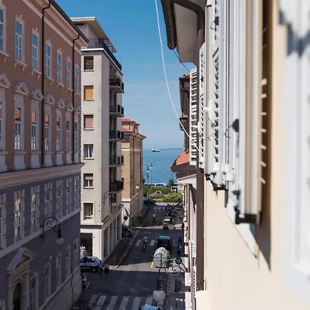 Hortis Rooms, Eleganza E Stile In Centro A Pensjonat Triest